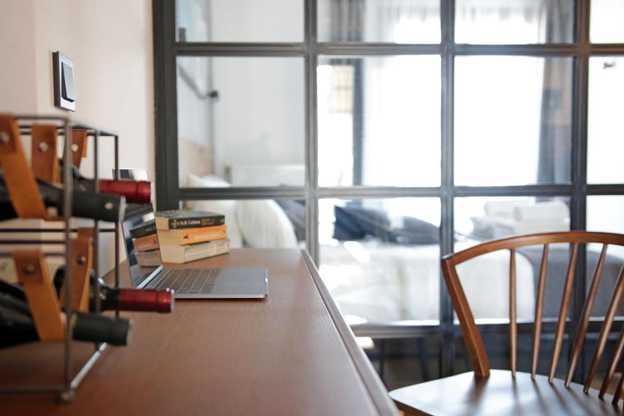 The 4 Travellers Thessaloniki Apartment Bagian luar foto