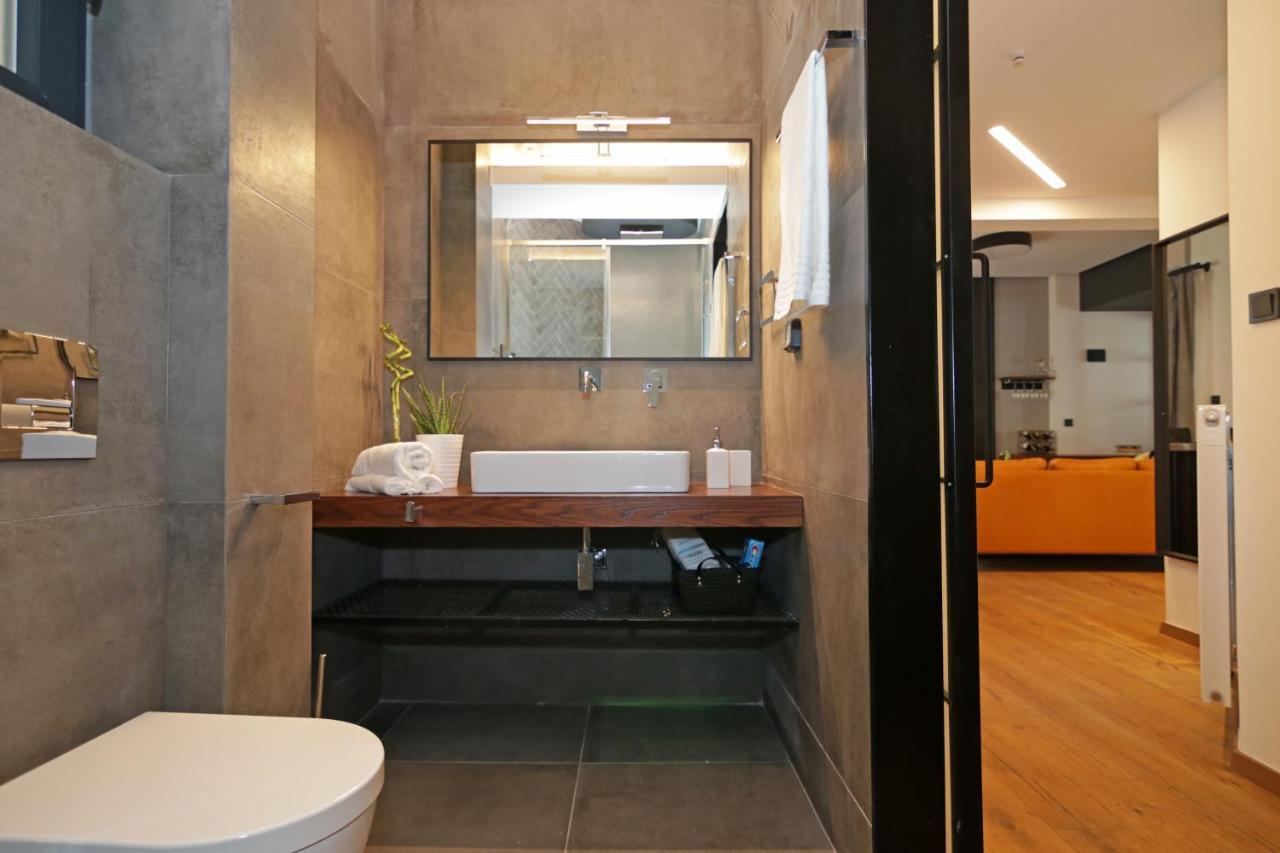 The 4 Travellers Thessaloniki Apartment Bagian luar foto