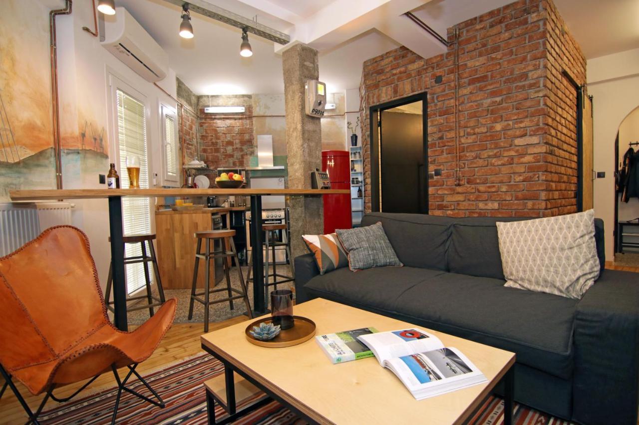 The 4 Travellers Thessaloniki Apartment Bagian luar foto