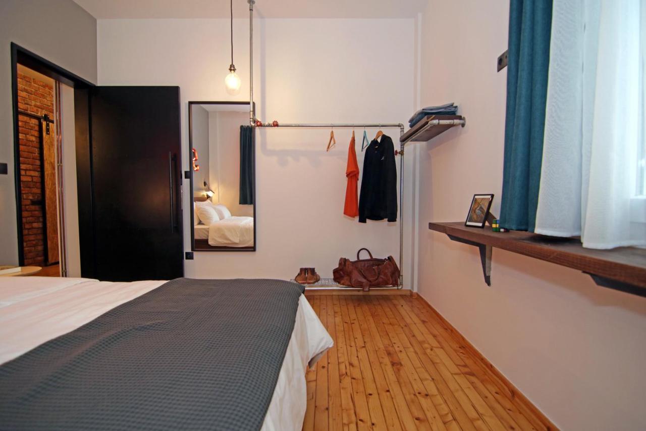 The 4 Travellers Thessaloniki Apartment Bagian luar foto